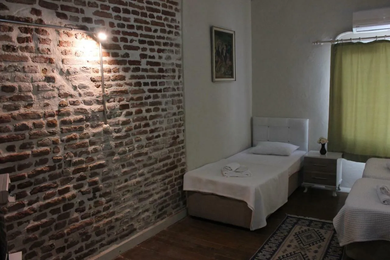 Macide Hanim Konagi Apartment Ayvalik Homestay